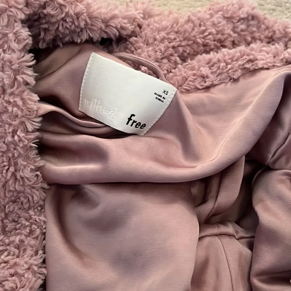 Aritzia Pink Peacoat XS new